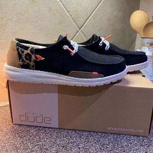 Hey Dude Women’s Slip On Shoes Jungle Star Black Size 7